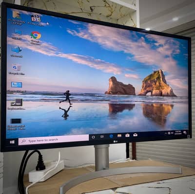 32 Inch 4K Quantity with Adapter And original stand