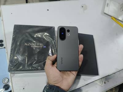 Vivo X200FE