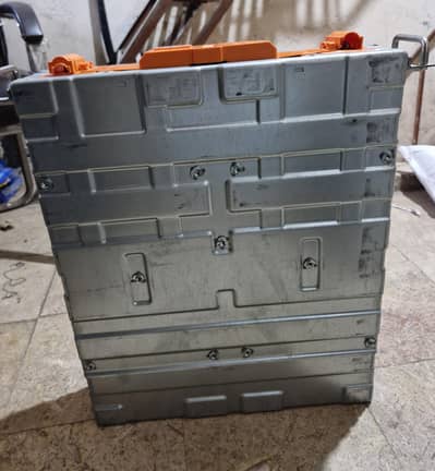 LG Lithium Ion 24V 108Ah battery