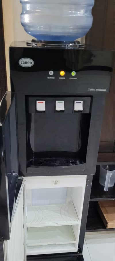 Canon Water Dispenser, Model CA-305, Black 4 liter  4 liters capacity.
