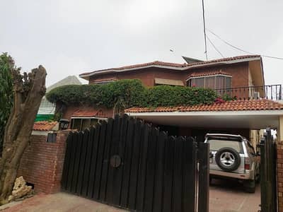 One Kanal Slightly Used Spanish Design Owner Build Basement House For Sale At Prime Location Of DHA Lahore Near To Park Masjid &Amp; Commercial Market.