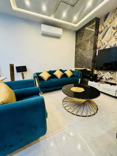 5 seeter Sofa  with Table for Sale – Good Condition great