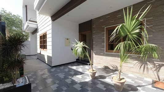 Luxurious 450 Square Yards House Available On Sale In Gulistan e Johar Block 14