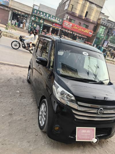 Nissan roox 660cc 18 model