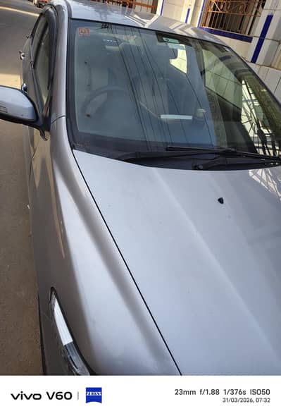 gari ander sy total orignl hy bhir sy 4 pice tach hn