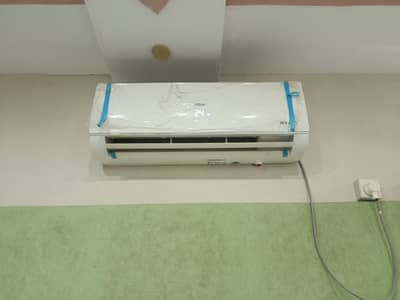 Haier 1 Ton Window AC for sale in excellent condition.