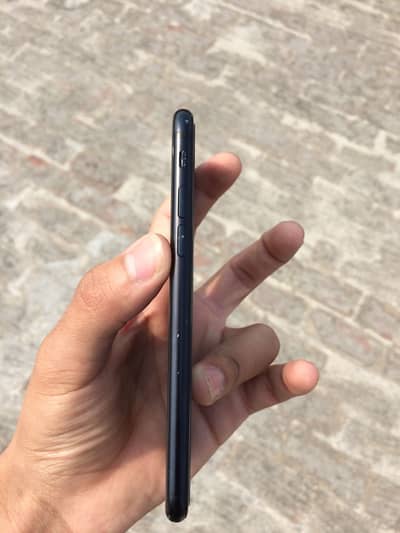 Apple iphone SE2020 64GB battery health 75 water pack