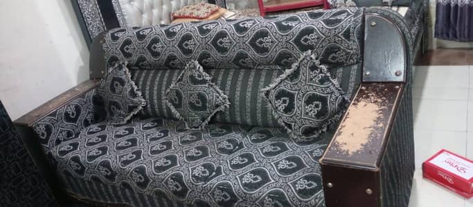 6 seater sofa set good condition Seat's are full okk