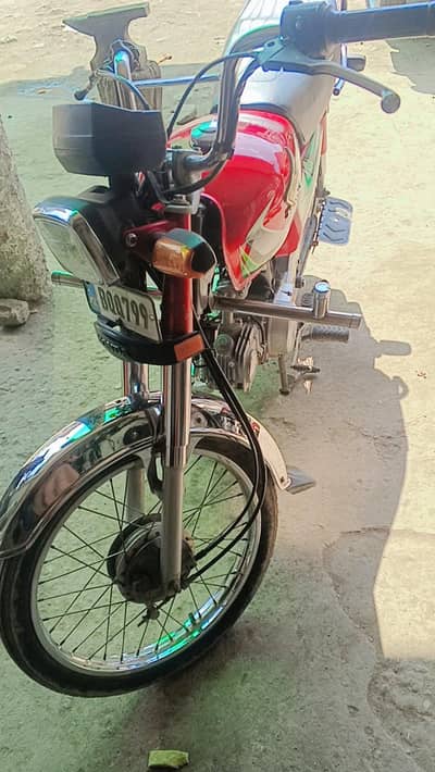 Honda CD. 70. . . . . . 2022 modal  islambad num