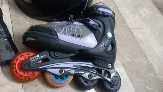 kids adjustable scates/skates with complete hears