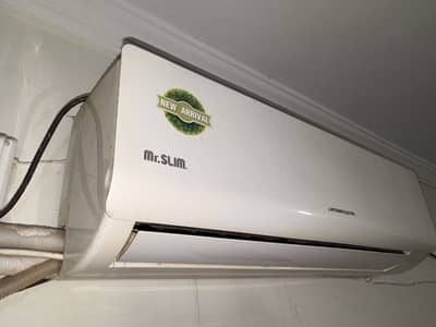 Mitsubishi MR. Slim 1 ton Air Conditioner.