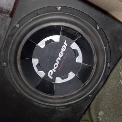 Pioneer Woofer+Heavy Amplifier for your Vehicle