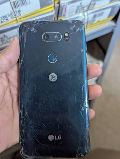 LG V30 64 GB Storage