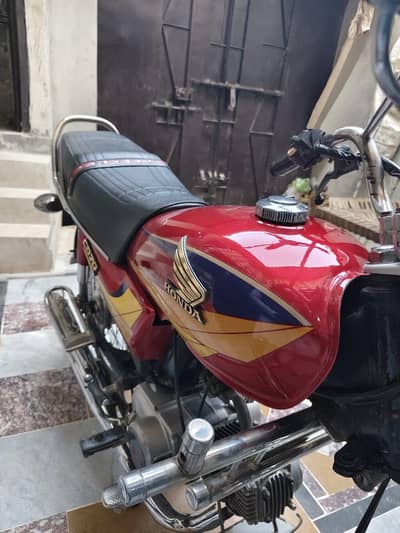 Honda CD 70 2005 model urgent for sale