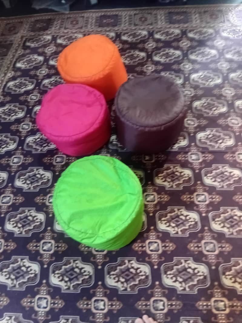 multi colour chusions 1