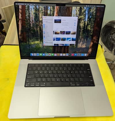 MacBook Pro M1 Pro 16" 16/512 100% Battery 67 Cycles