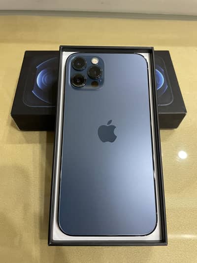 iPhone 12 pro 128 10/10 with box