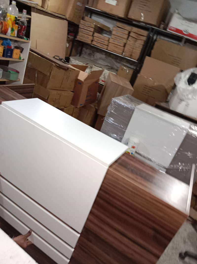 Reception Table | Counter Table 6