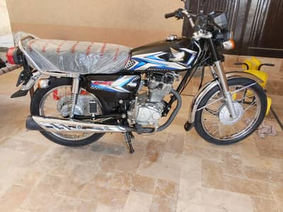 Selling 125 2025btr thn crown Suzuki Yamaha