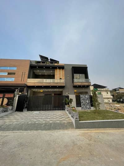 prime location 10 marla house 70feet service road B 1 Block For sale B 17 islamabad