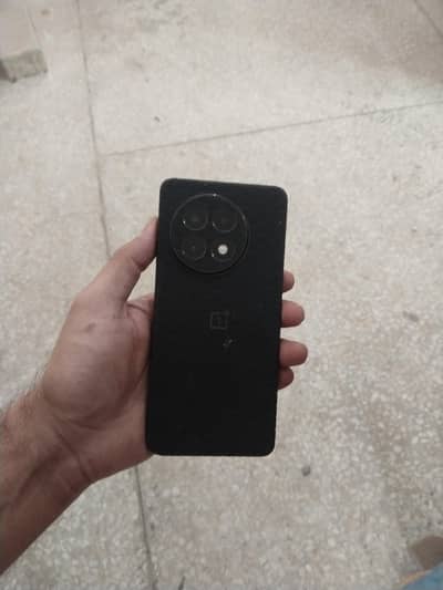 ONE PLUS ACE 5 12/256 BLACK COLOUR