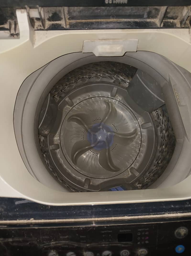 Dawlance Fully Automatic Washing Machine 1