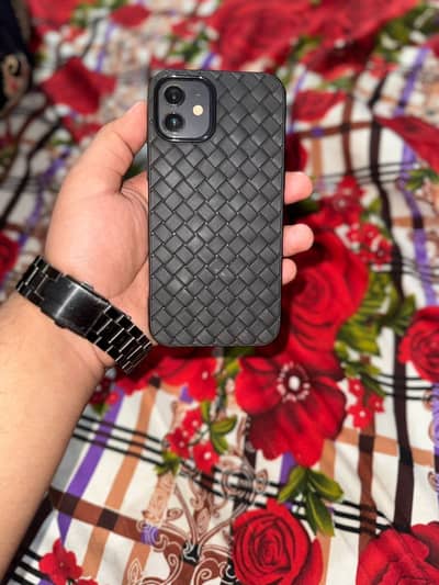 iPhone 12 128 gb read complete ad exchange possible with good phones