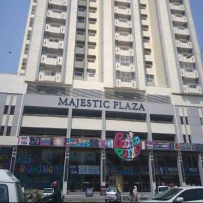 2000 Square Feet Spacious Flat Available In Clifton - Block 8 For Rent