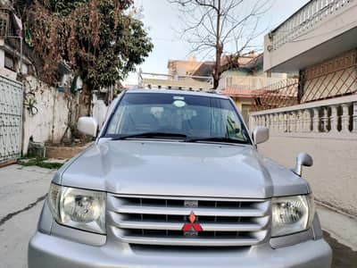 Mitsubishi Pajero GDI (io) automatic in excellent condition