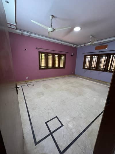 A 300 Square Yards Lower Portion In Karachi Is On The Market For rent