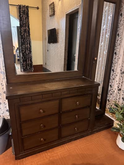 Dressing Table with Drawers good Condition