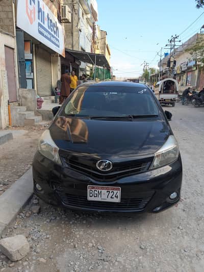 Toyota vitz 2013/ 2016 Full option Push start