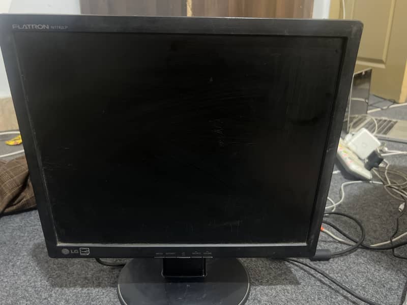 LCD AVAILABLE computer 0