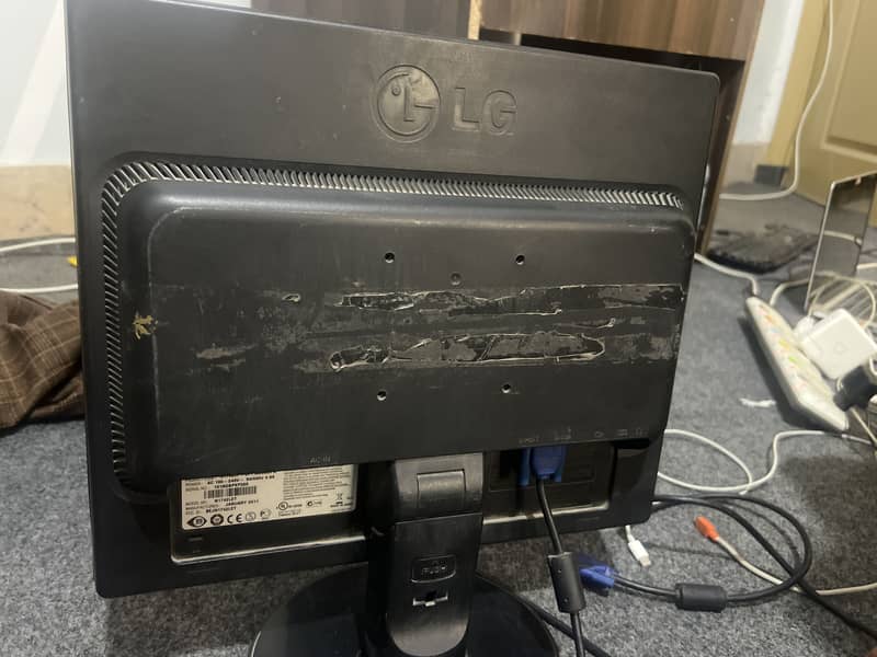 LCD AVAILABLE computer 1