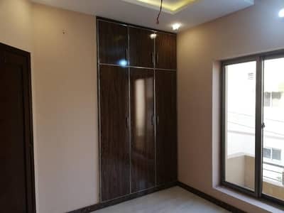 10 MARLA LOWER PORTION AVAILABLE FOR RENT