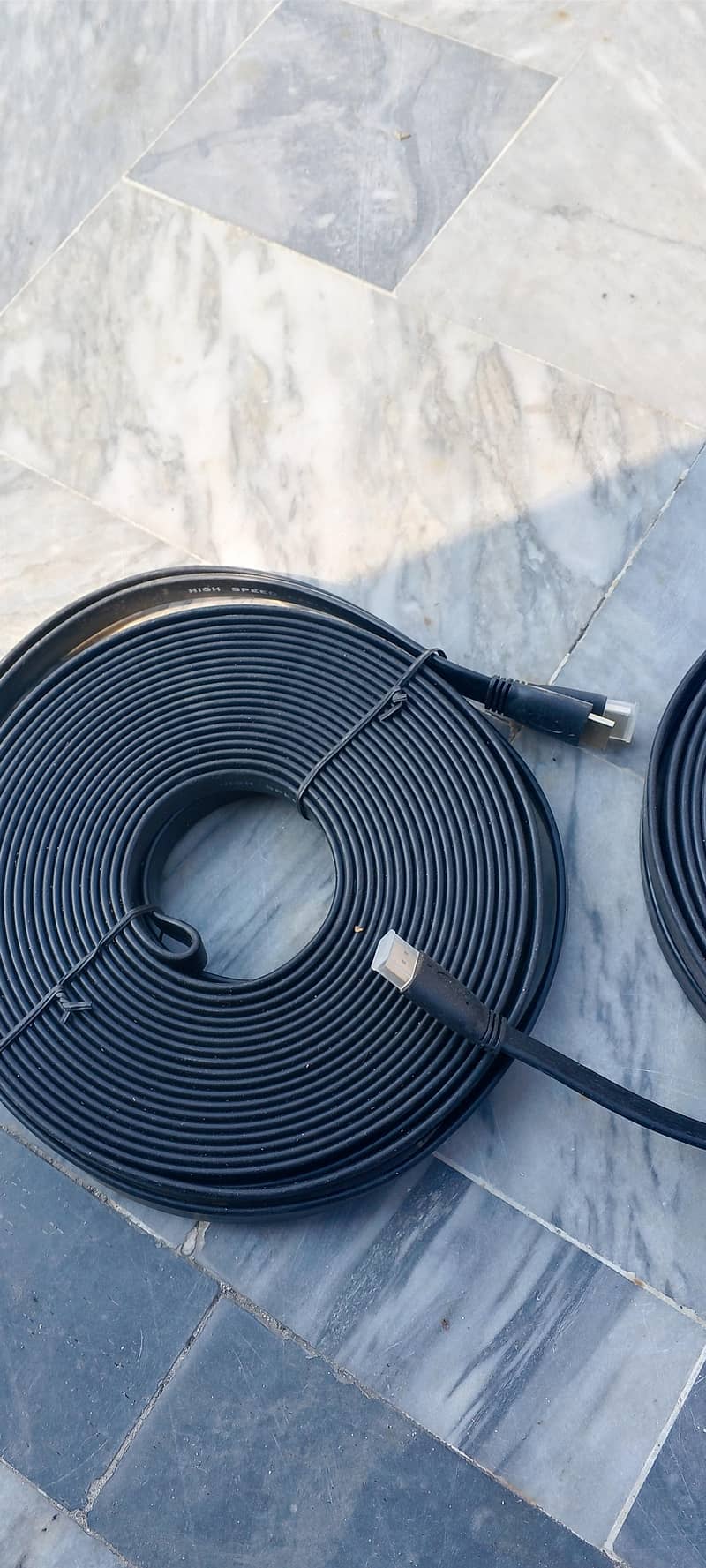 HDMI cable 0