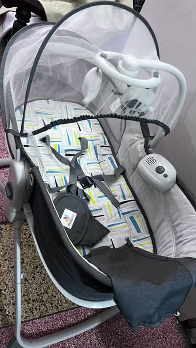 6 in 1 Baby Swing/ Rocker (Mastela) – Almost New