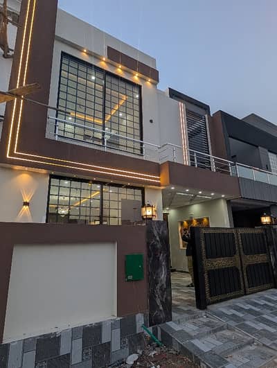 5 Marla Brand New House for Sale Bahria Nasheman Lahore