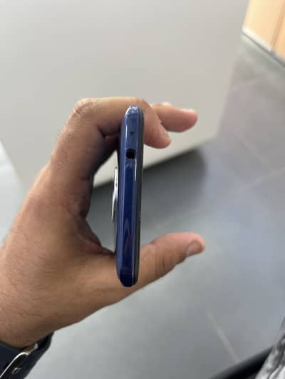 Vivo y51 4/128 indisplay finger with box 03191635619