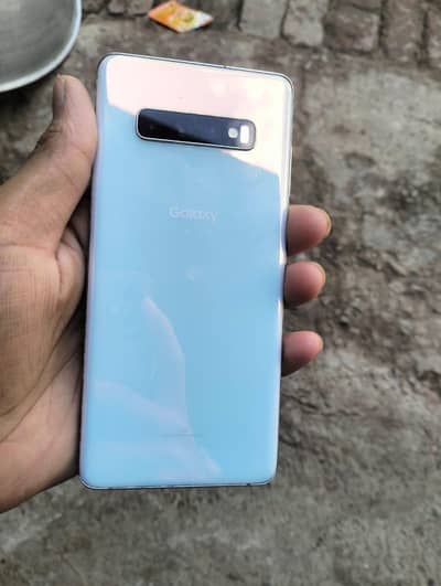 Samsung Galaxy S10 plus.  8/128