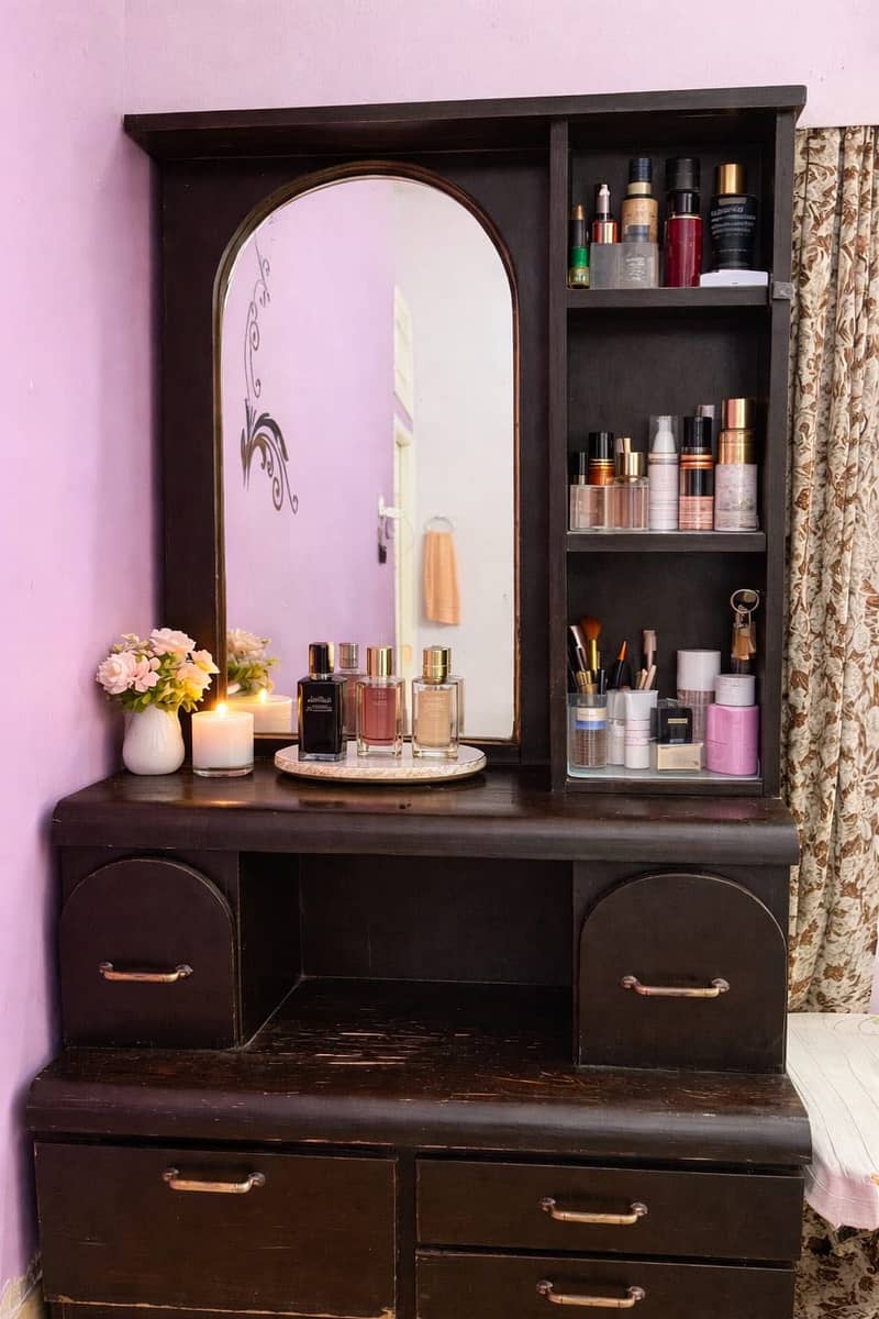 Dressing table 0