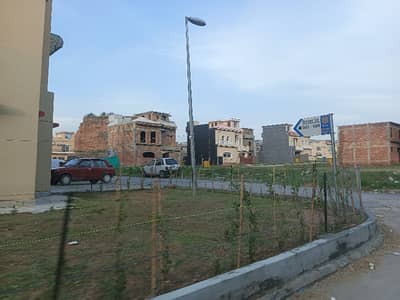 5 Marla Plot Available For sale