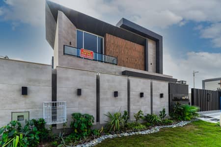 10 marla beautifull house for rent in dha phase 5 hot location