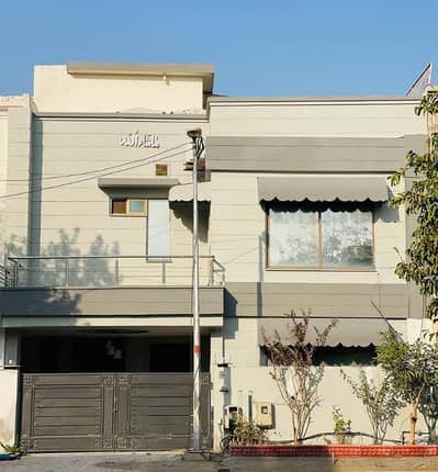 10 Marla House Available For Sale In Bahria Town Phase 4