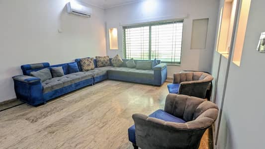 FOR RENT 500 Sqyrd Fully Furnished 13Beds Triple Storey G_8/1