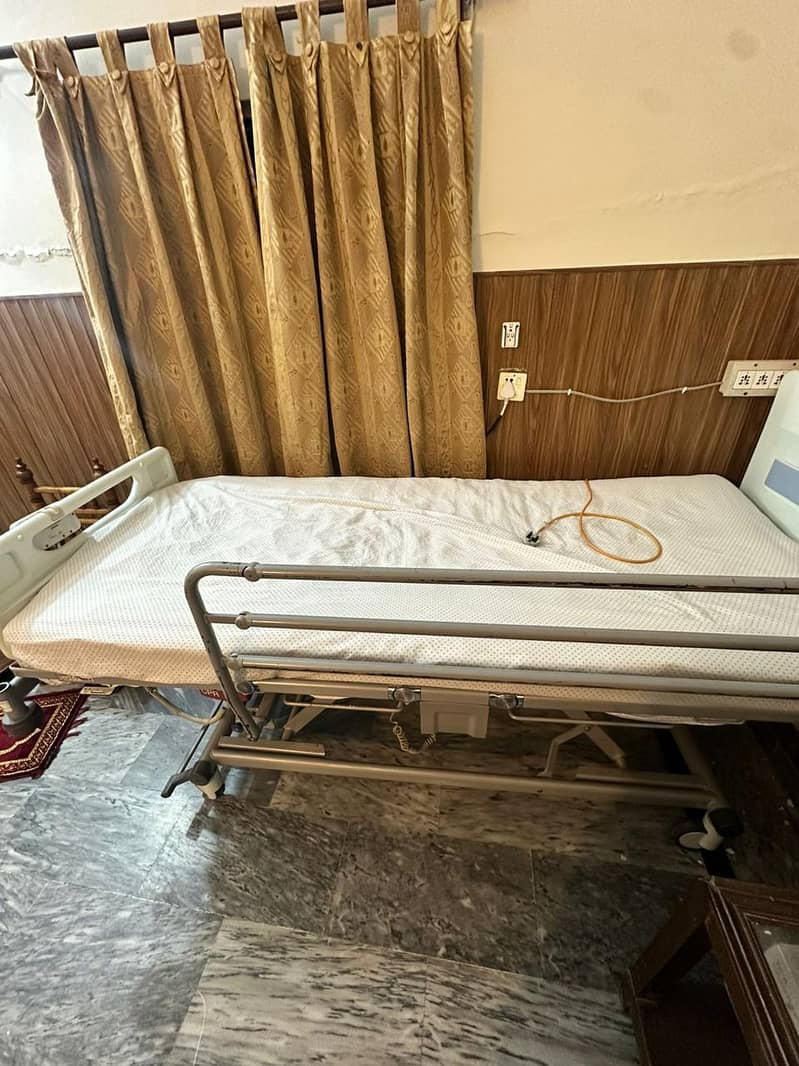 Patient Bed (Fully Automatic) 1