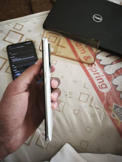 120x ki zooming hai bohat Achy display hai