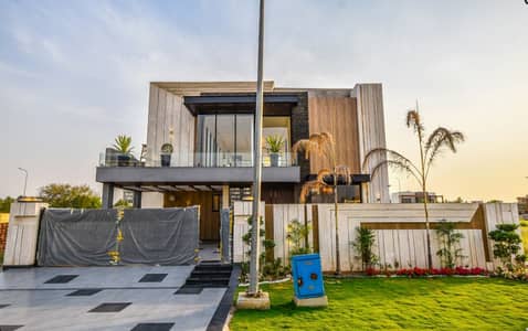 20 MARLA ELEGANT AND FULLY MAINTAINED SUPER HOT LOCATED USED BUNGALOW IS AVAILABLE IN THE BEST BLOCK OF DHA LAHORE.