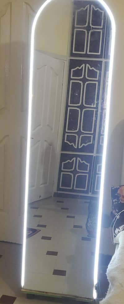 Dressing cupboard mirror