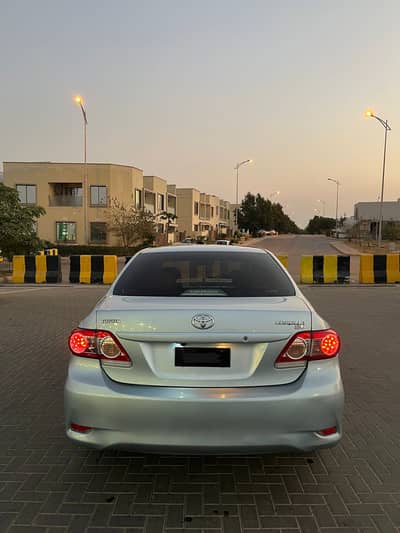 Toyota corolla GLI 1.3 2013